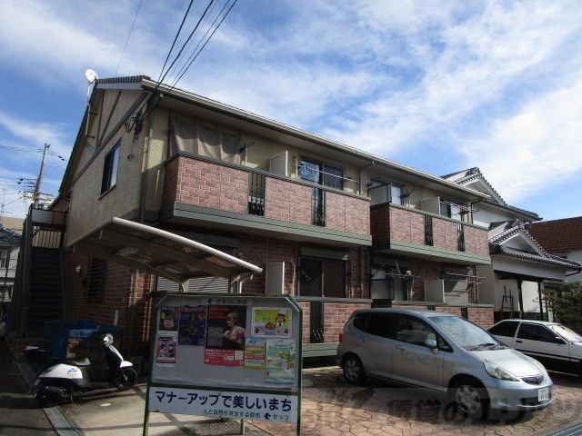 建物外観　駐車場