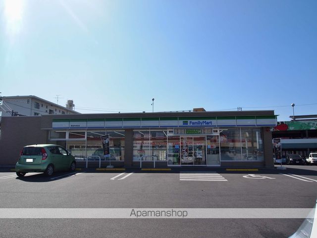 コンビニ　ファミリーマート東海中央町店（コンビニ）まで698m