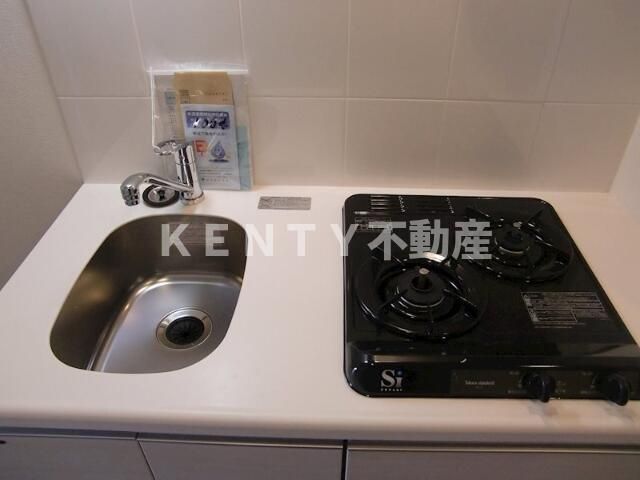キッチン　コンパクトなキッチンで掃除もラクラク