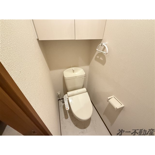 トイレ　温水洗浄暖房便座