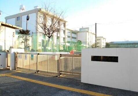 中学校　川崎市立犬蔵中学校（中学校）まで1465m