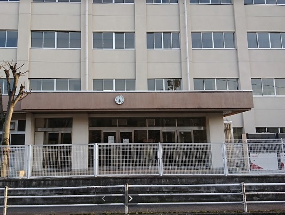 小学校　岡山市立三門小学校（小学校）まで552m