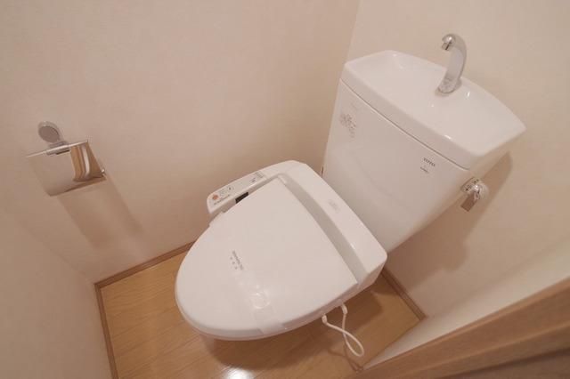 トイレ　☆うれしいウォシュレット付き☆