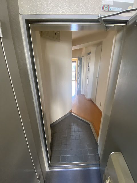 玄関　明るい玄関です