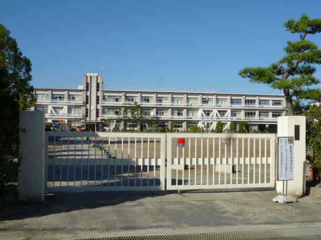 小学校　市立岩倉北小学校（小学校）まで870m