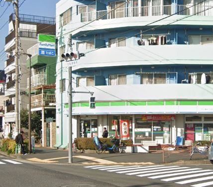 コンビニ　ファミリーマート 潮見一丁目店（コンビニ）まで106m