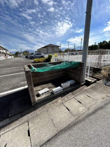 その他　敷地内ゴミ置き場