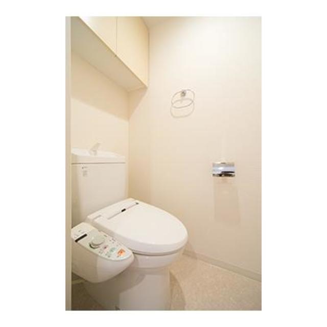 トイレ　※写真は同タイプ住戸です。