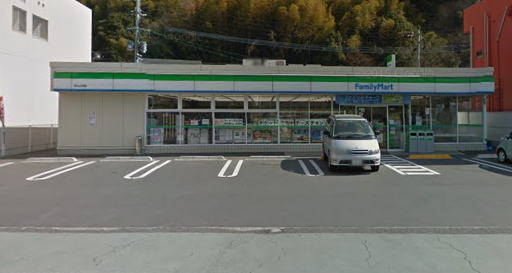 コンビニ　ファミリーマート田上三丁目店（コンビニ）まで412m