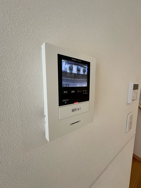 セキュリティ　防犯対策に有効なカメラ付インターホン完備♪録画機能が付いてい
