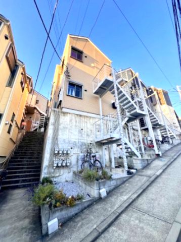 建物外観　2017年3月完成の設備充実のアパート