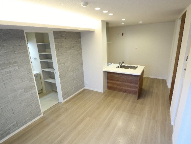 居室・リビング　こちらのリビングで趣味の時間をお楽しみください