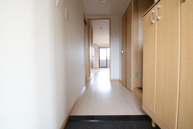 玄関　※別室の参考写真の為、現況優先です。