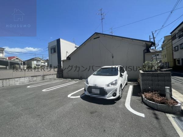 駐車場　車をお持ちの方に嬉しい駐車場付きの物件です