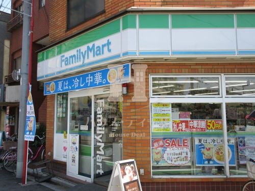 コンビニ　ファミリーマート兼升西尾久店（コンビニ）まで394m