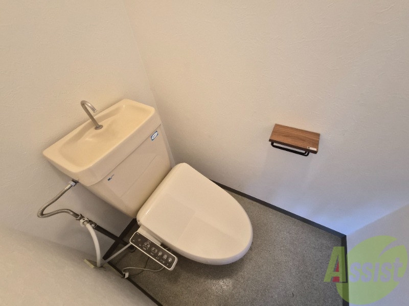 トイレ　トイレは綺麗でウォッシュレットも付いて快適にお使い頂けます。