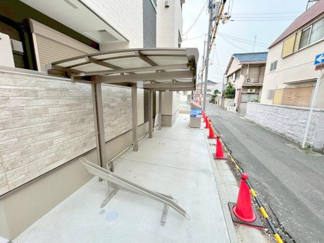 駐車場　敷地内には入居者専用の駐輪スペースもあります。
