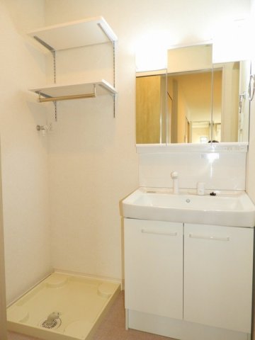 洗面設備　忙しい朝には欠かせない洗面所です