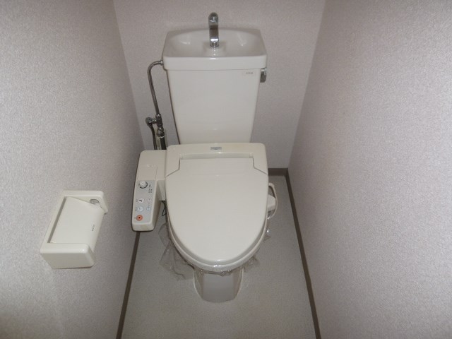 トイレ　ウォシュレット付
