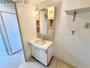 洗面設備　洗面所内に室内洗濯機置場がついてます！