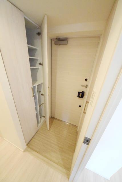 玄関　弊社は都内全域の物件をご紹介可能です！