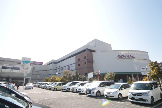 ショッピングセンター　Seria生活良品高田神楽店（ショッピングセンター）まで321m