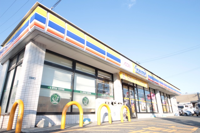 スーパー　オークワ高田神楽店（スーパー）まで297m