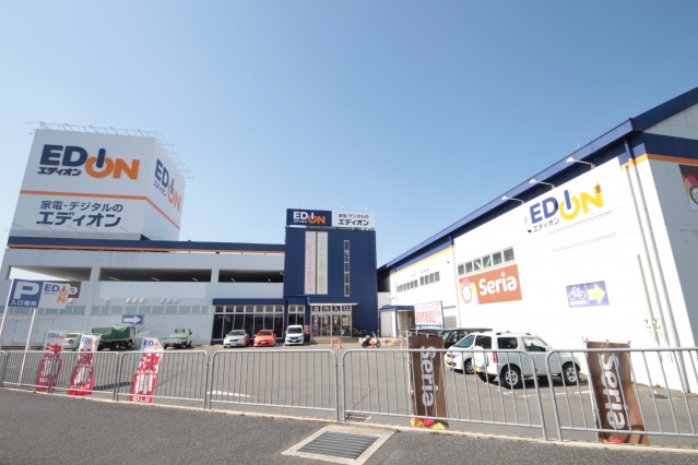 コンビニ　ファミリーマート高田神楽店（コンビニ）まで491m