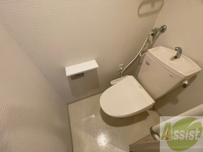 トイレ　トイレです。ウォシュレット付を探している方、おすすめです。