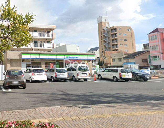 コンビニ　ファミリーマート岡山中央町店（コンビニ）まで176m
