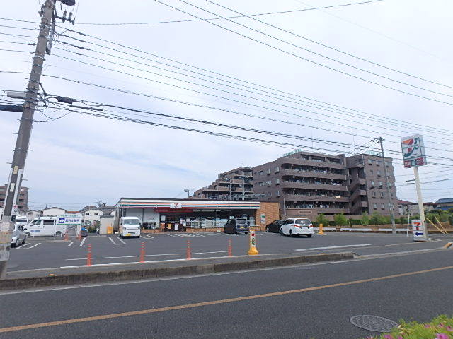 コンビニ　セブン－イレブン川口戸塚３丁目店（コンビニ）まで467m