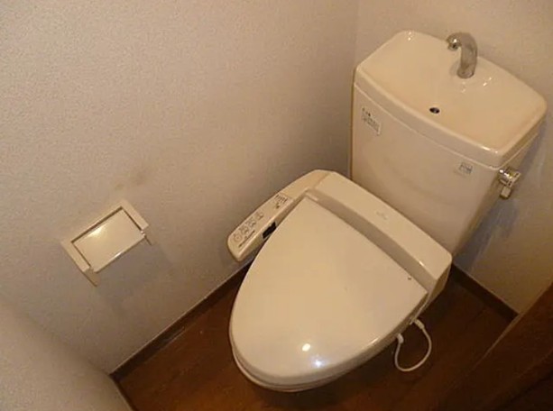 トイレ　※同建物内の別部屋参考写真です