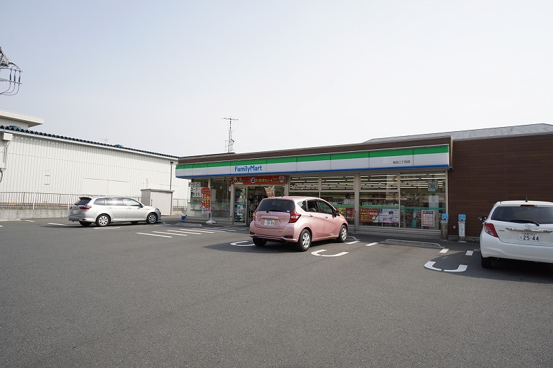 コンビニ　ファミリーマート 桂台二丁目店（コンビニ）まで448m