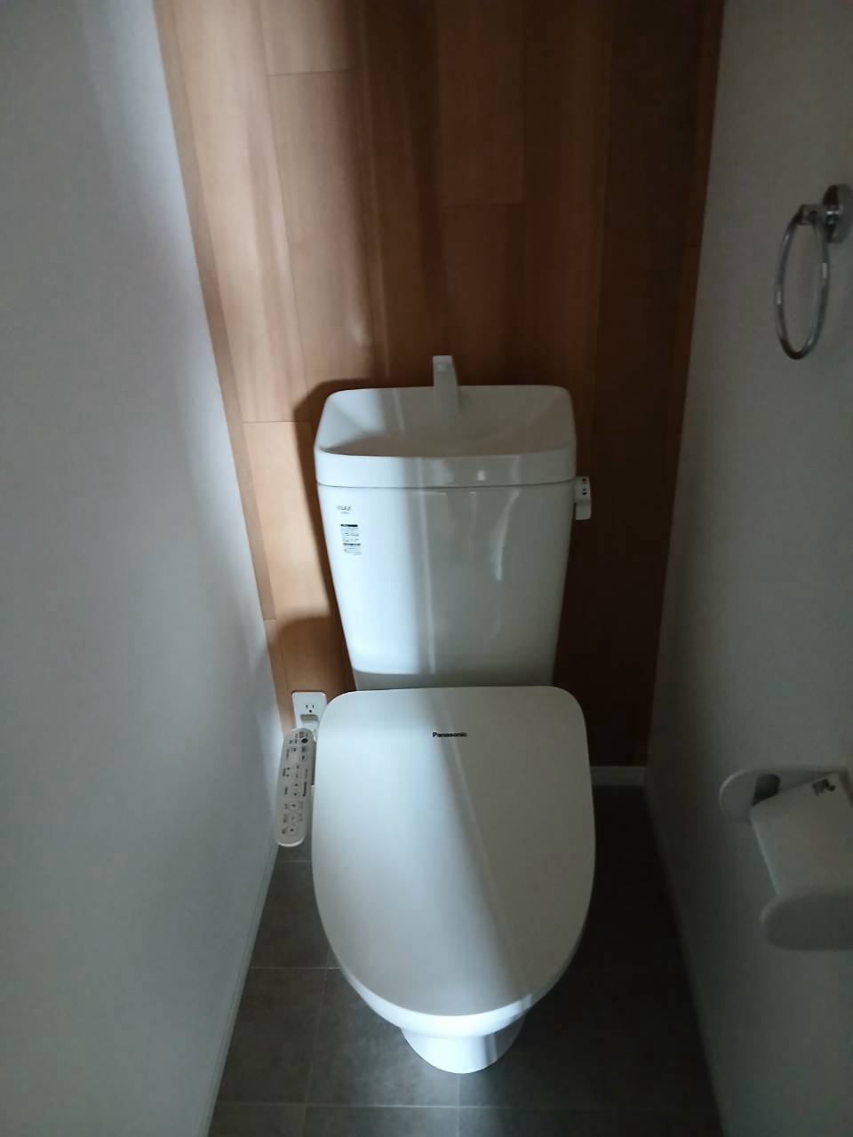トイレ　温水洗浄便座
