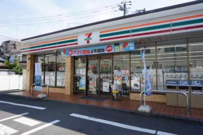 コンビニ　セブンイレブン横浜上星川３丁目店（コンビニ）まで398m