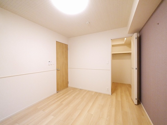 その他部屋・スペース　落ち着いて過ごせるお部屋なので、寝室にいかがでしょうか