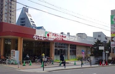 スーパー　イズミヤ 玉造店（スーパー）まで743m