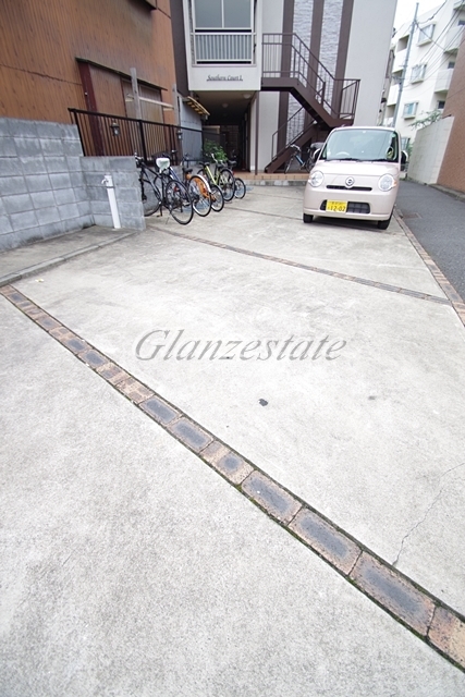 駐車場　☆共有部分も整備が行き届いてます☆