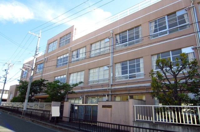 中学校　田尻町立中学校（中学校）まで746m