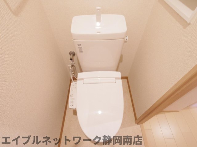 トイレ　清潔感のあるトイレです