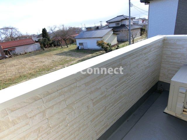 バルコニー　２階のお部屋で洗濯物もたくさん干せます。