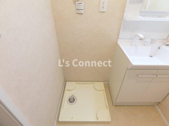 その他設備　室内洗濯機置き場には排水パン付き。
