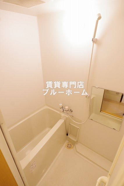 バス・シャワールーム　鏡のあるお風呂！