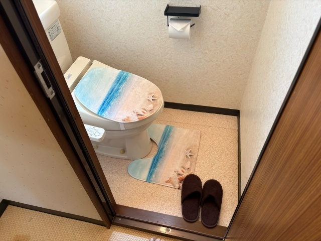 トイレ　温水洗浄便座