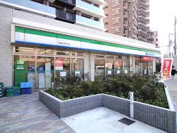 コンビニ　ファミリーマート東品川四丁目店（コンビニ）まで56m