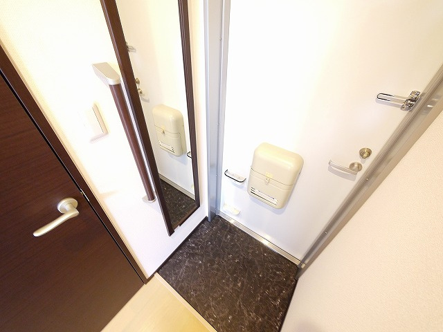 玄関　収納もある玄関です