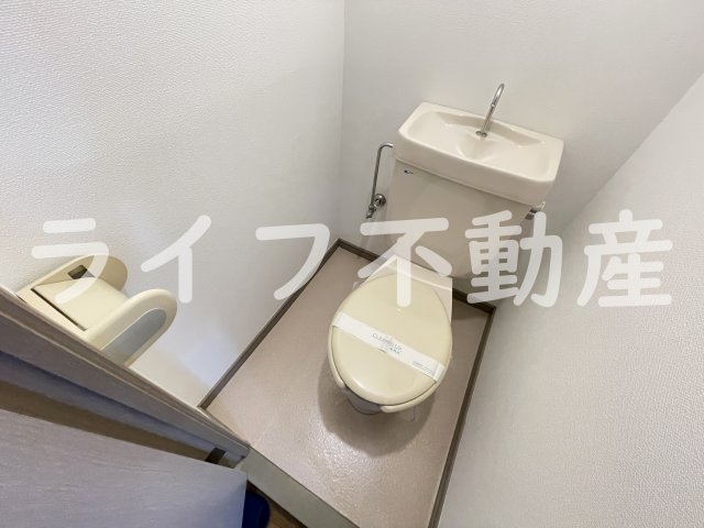 トイレ　清潔感のあるトイレです