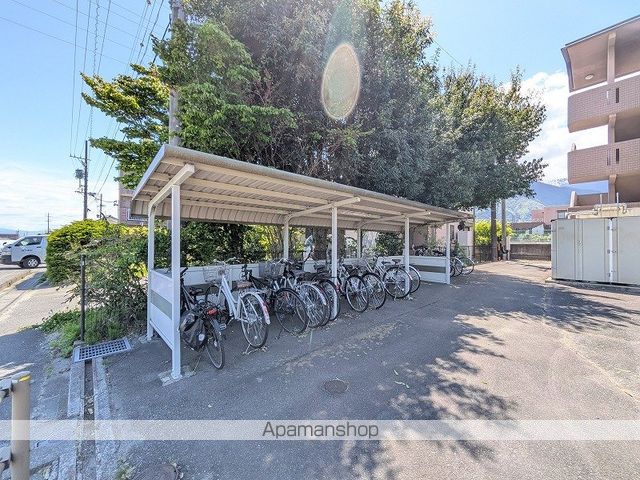 コンビニ　セブンイレブン（コンビニ）まで821m