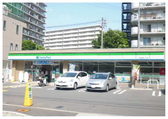 コンビニ　ファミリーマート　鶴見二丁目店（コンビニ）まで550m
