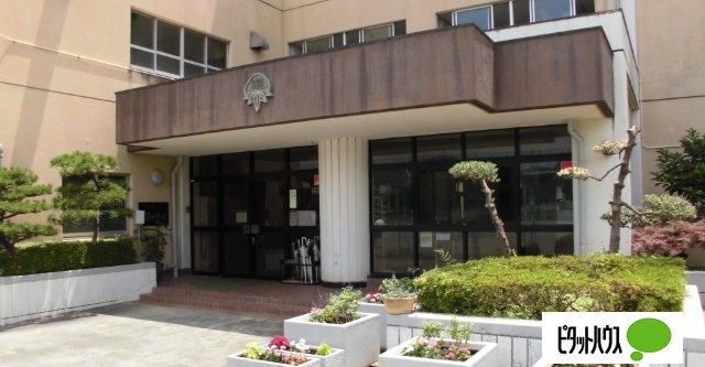 中学校　川崎市立犬蔵中学校（中学校）まで195m